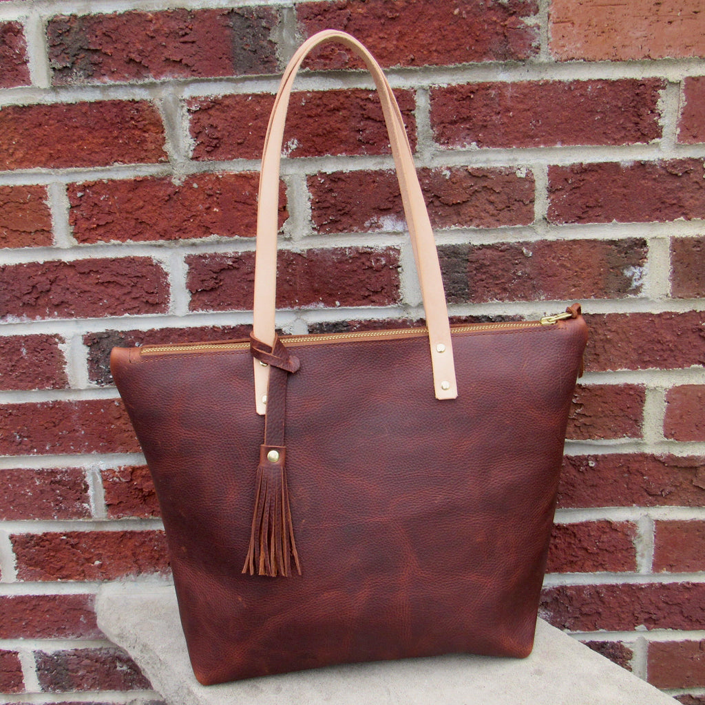 Kodiac Tote With Zipper - Leather Pasture