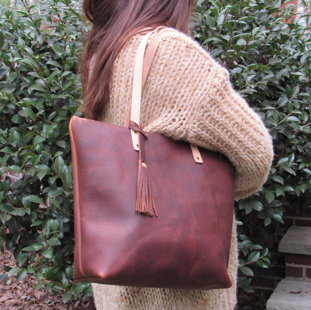 Kodiac Tote With Zipper - Leather Pasture