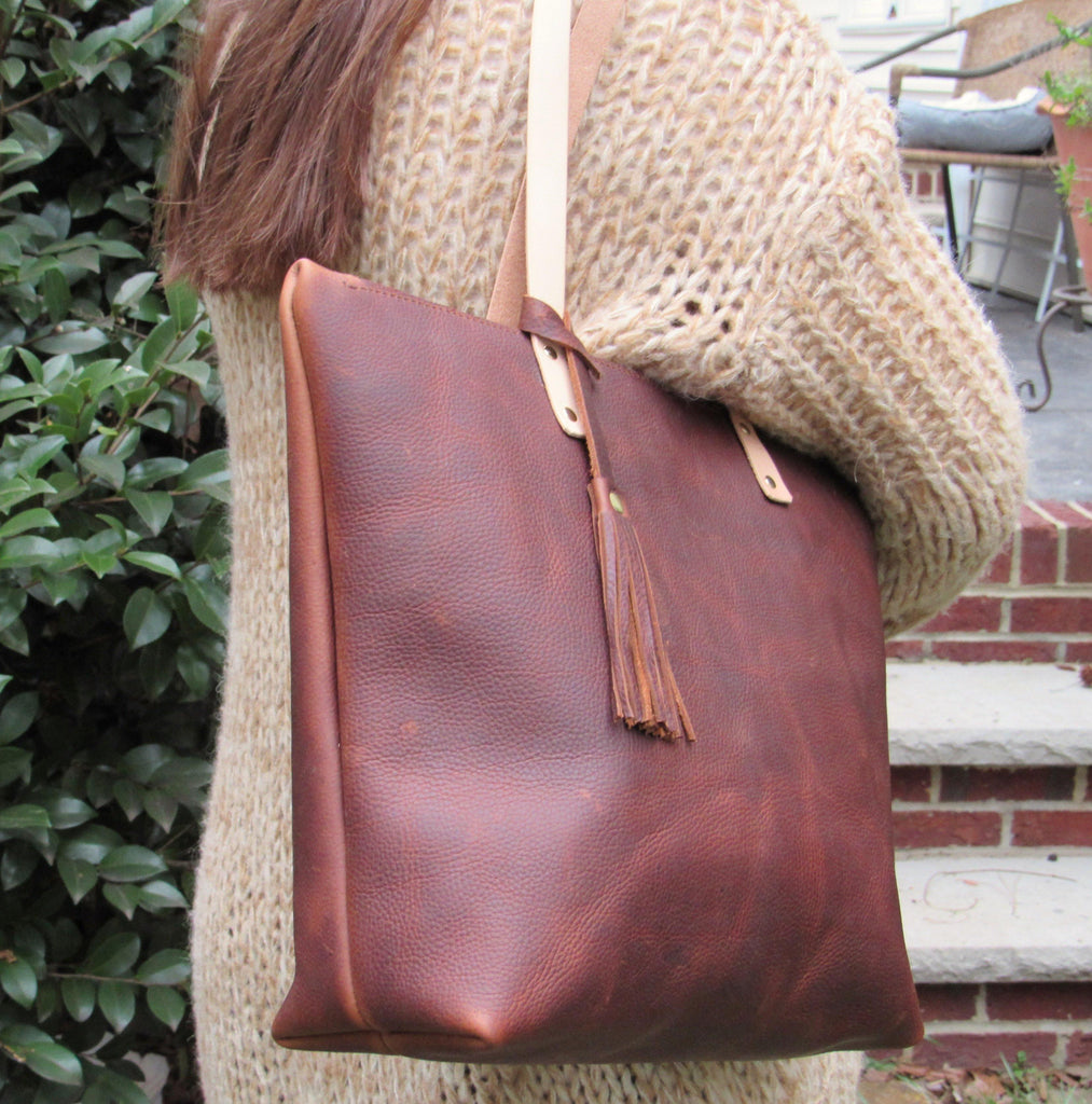 Kodiac Tote With Zipper - Leather Pasture
